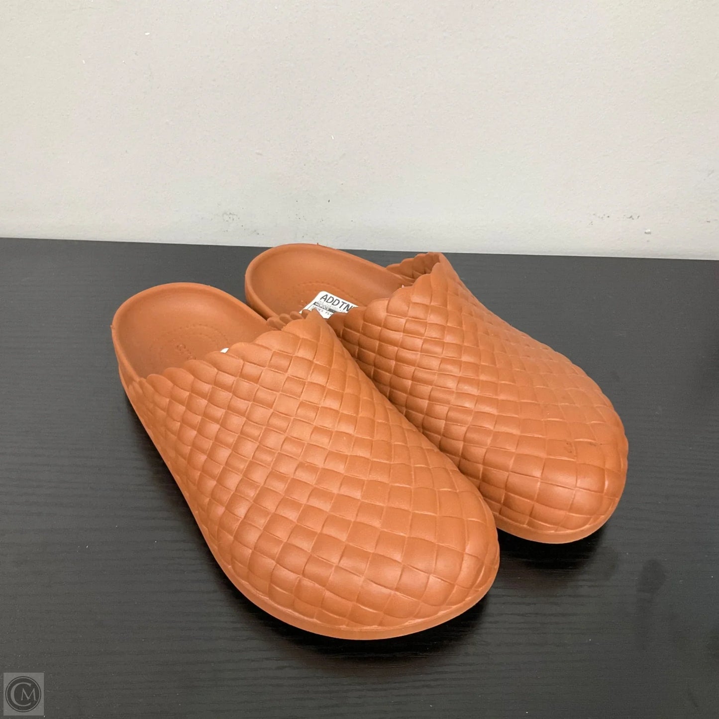 Shoes Flats By Crocs In Brown, Size: 7