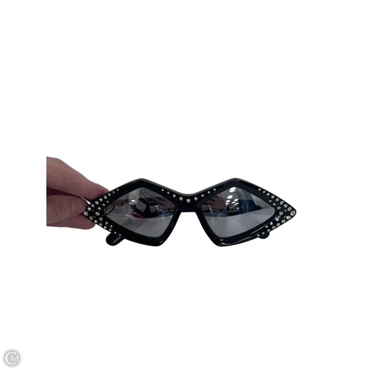 Sunglasses Luxury Designer By Gucci, Size: