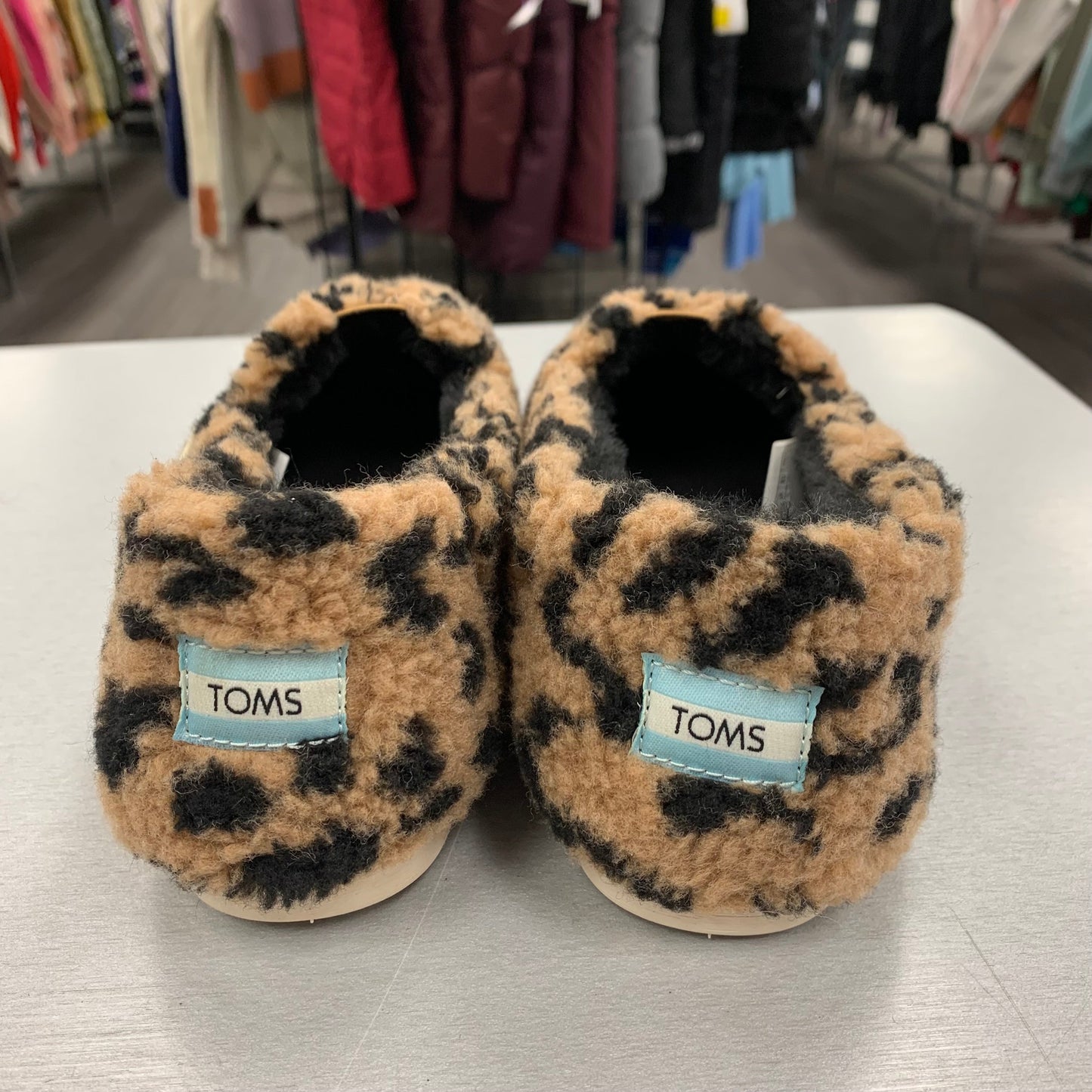 Shoes Flats By Toms In Animal Print, Size: 9