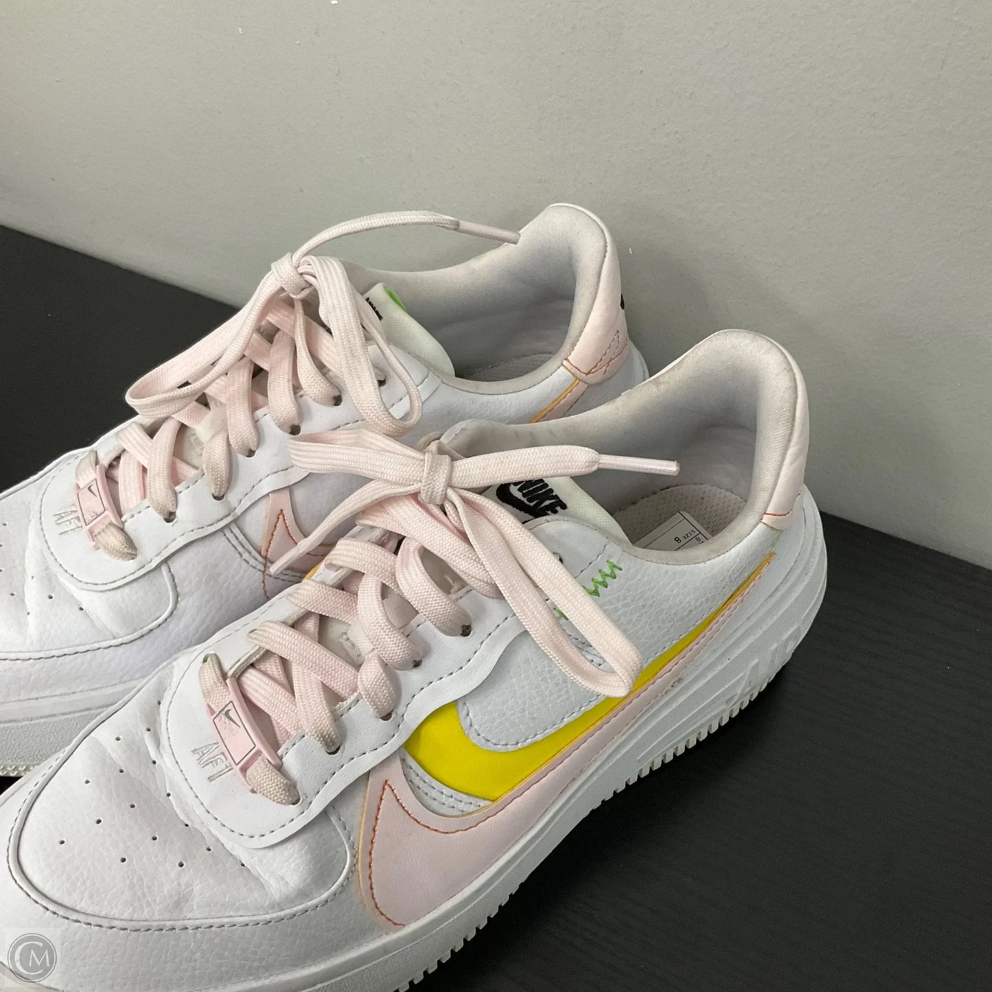 Shoes Athletic By Nike In White, Size: 8