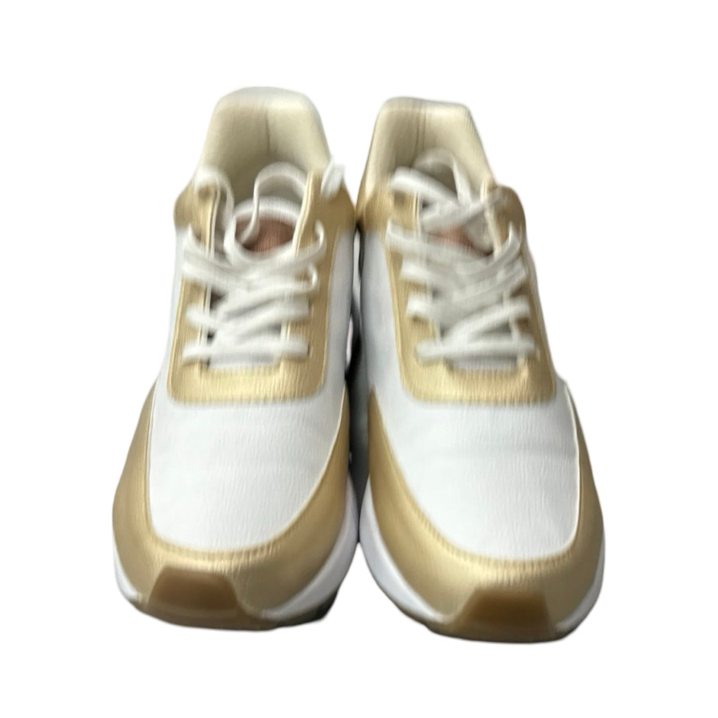 Shoes Sneakers By Clothes Mentor In White, Size: 9