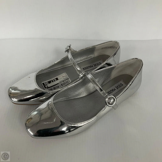 Shoes Flats By Steve Madden In Silver, Size: 6