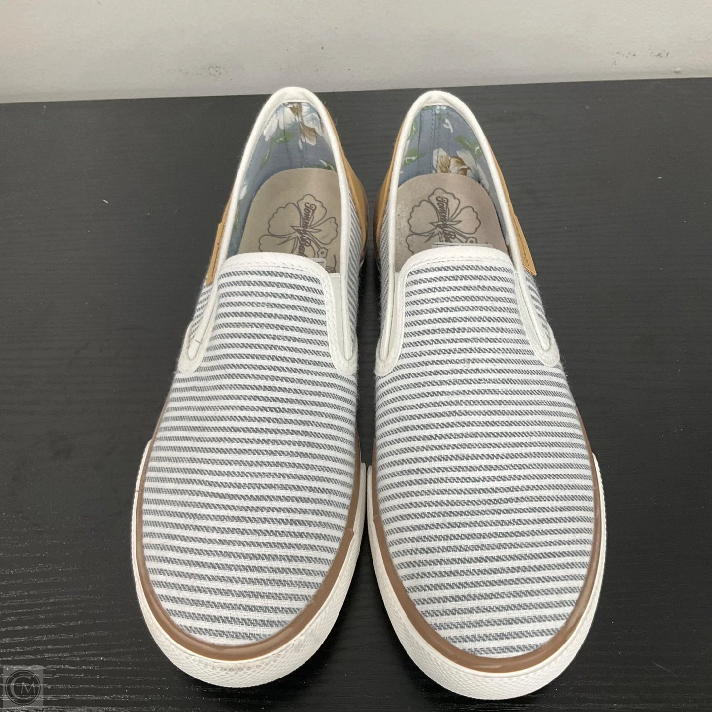 Shoes Flats By Tommy Bahama In Striped Pattern, Size: 9.5