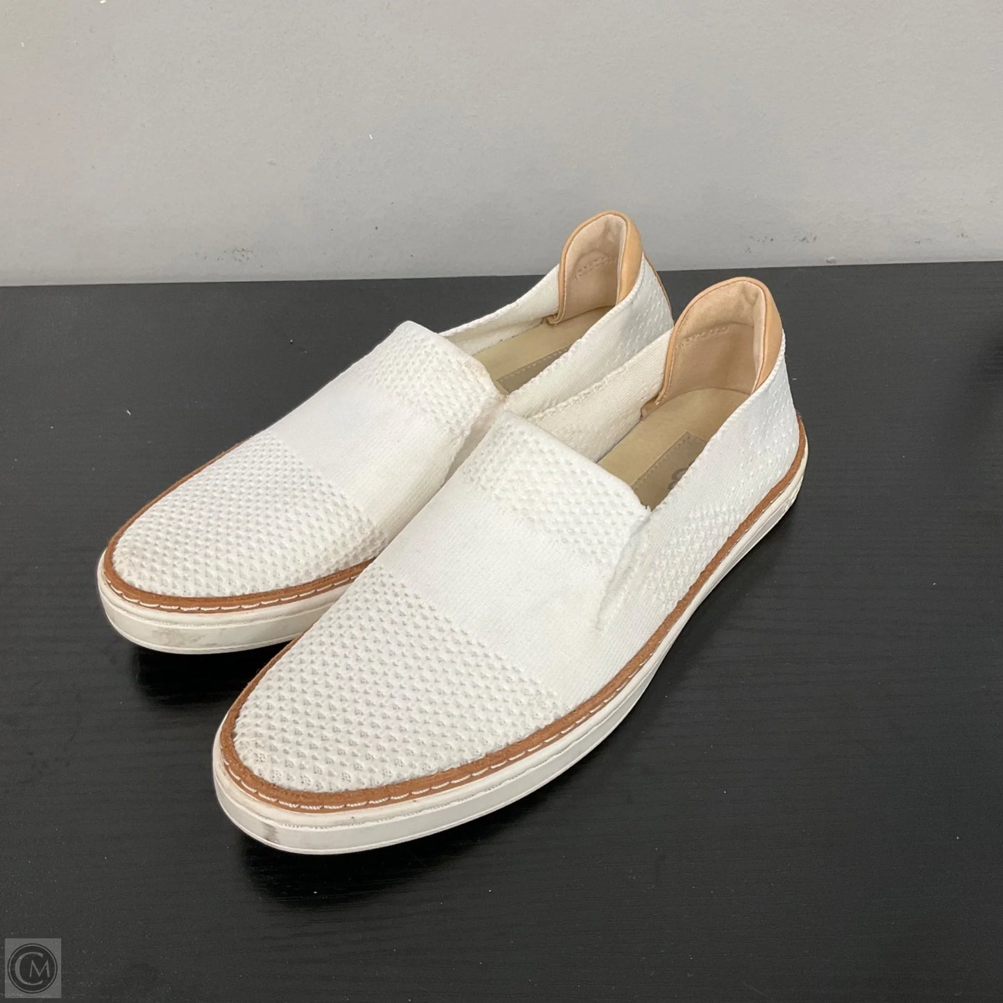 Shoes Designer By Ugg In White, Size: 7.5