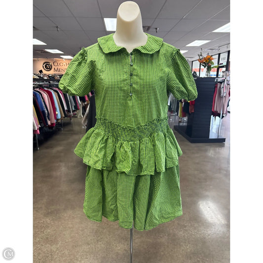 Dress Casual Short By Urban Outfitters In Green, Size: S