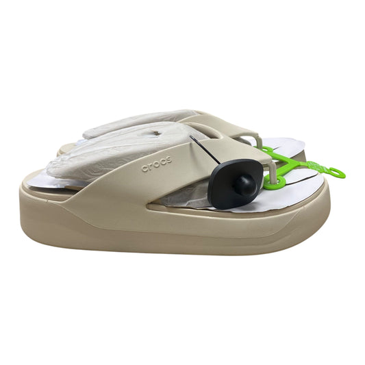 Sandals Flats By Crocs In Ivory, Size:10