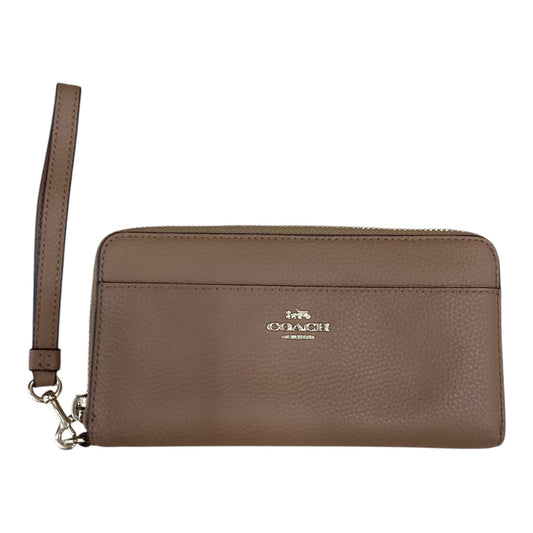 Wristlet Designer By Coach, Size: Medium