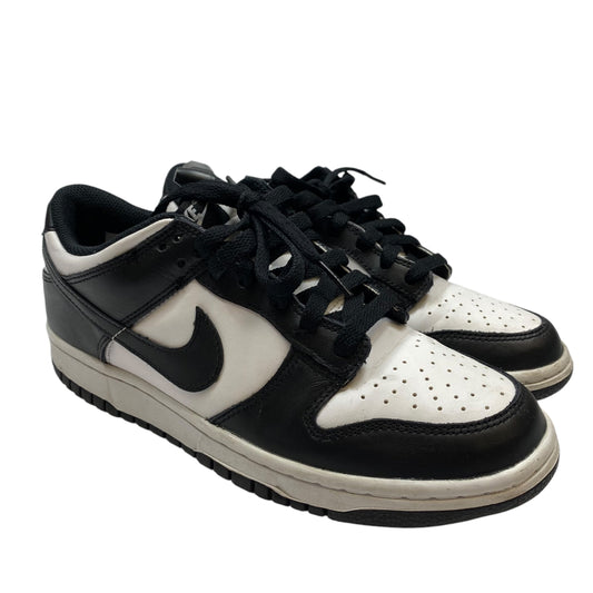 Shoes Sneakers By Nike In Black & White, Size: 8.5