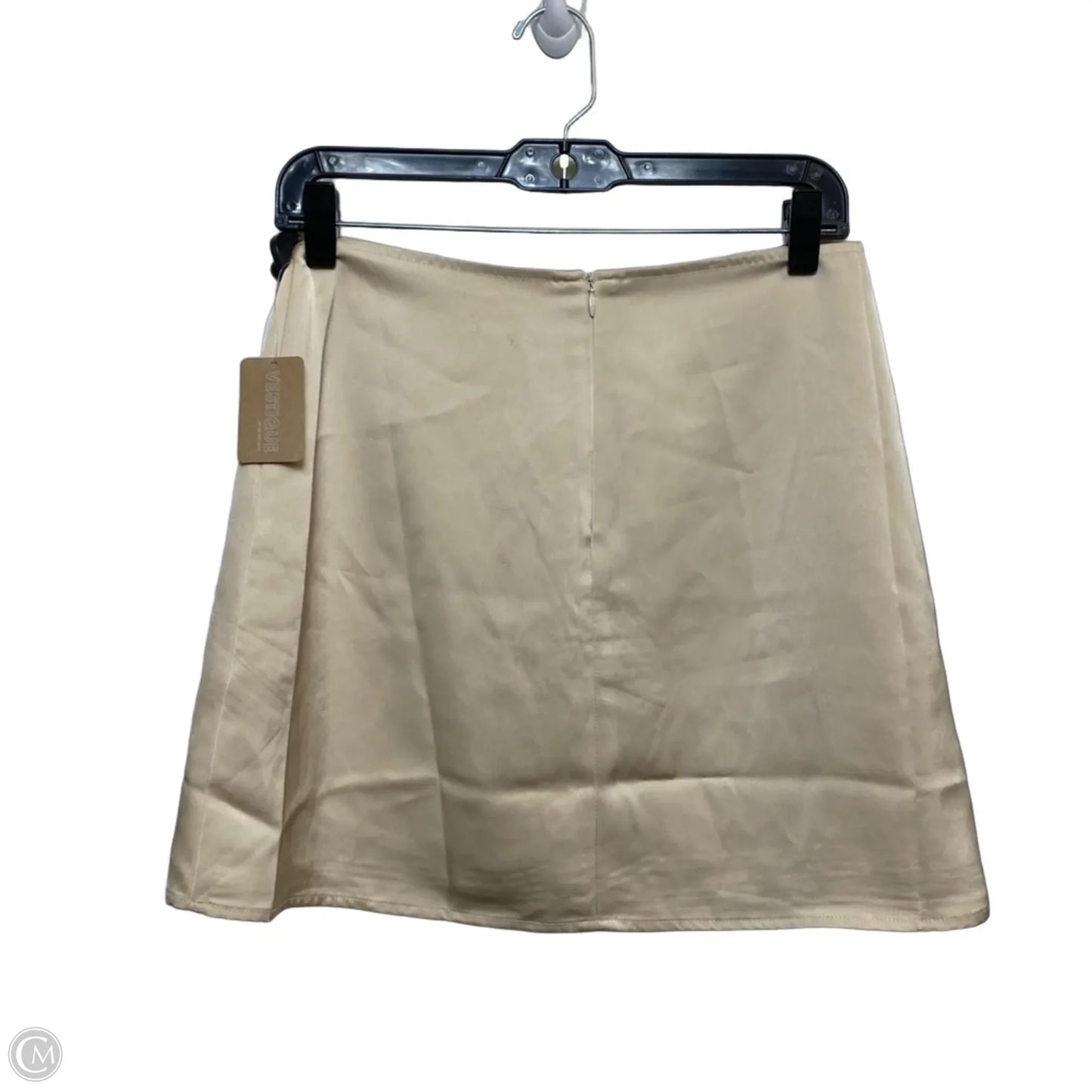 Skirt Mini & Short By Vestique In Tan, Size: M