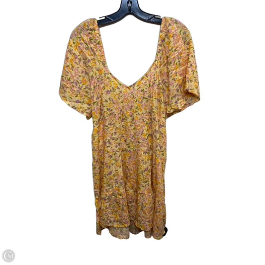 Dress Casual Short By Billabong In Yellow, Size: L