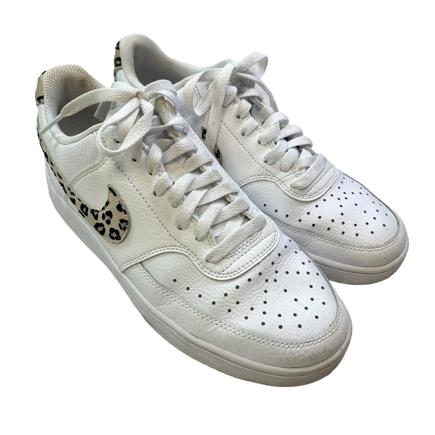 White Shoes Athletic Nike, Size 9.5