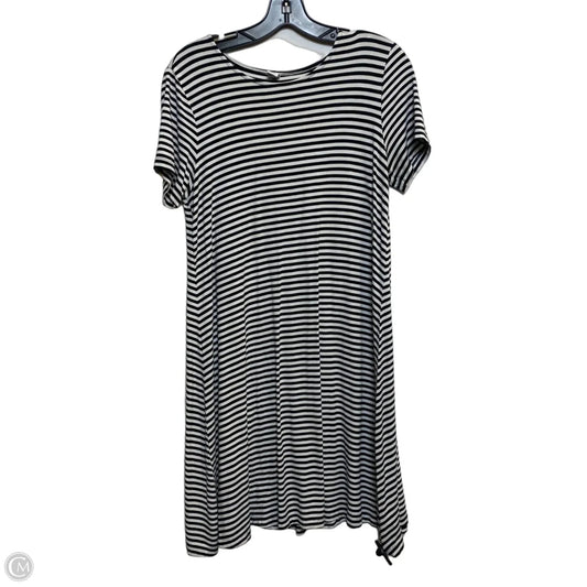 Dress Casual Short By Old Navy In Black & White, Size: M