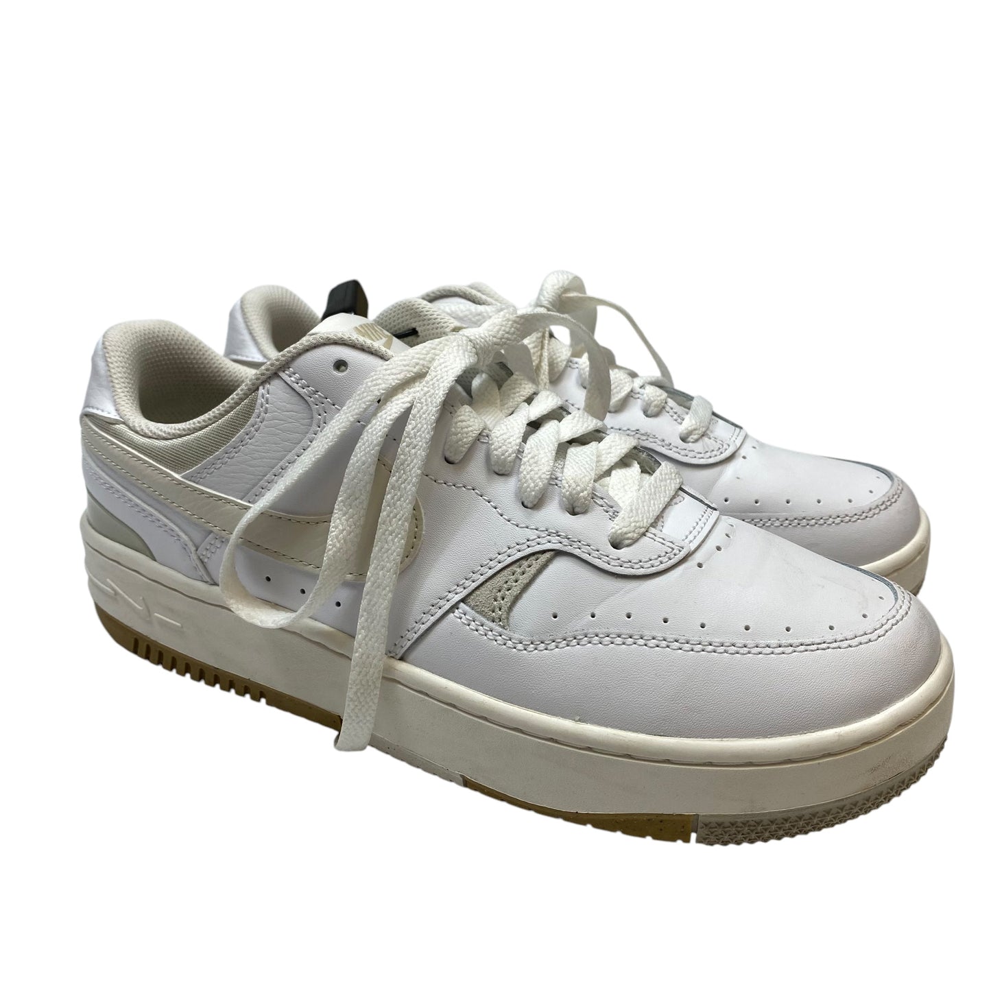 Shoes Sneakers By Nike In White, Size: 9.5