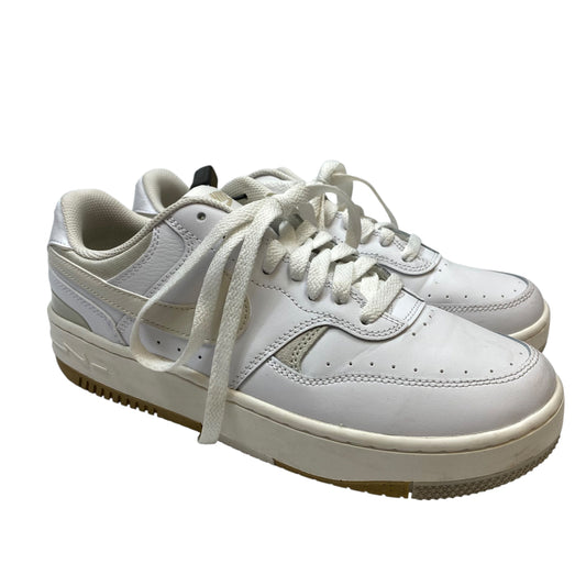 Shoes Sneakers By Nike In White, Size: 9.5