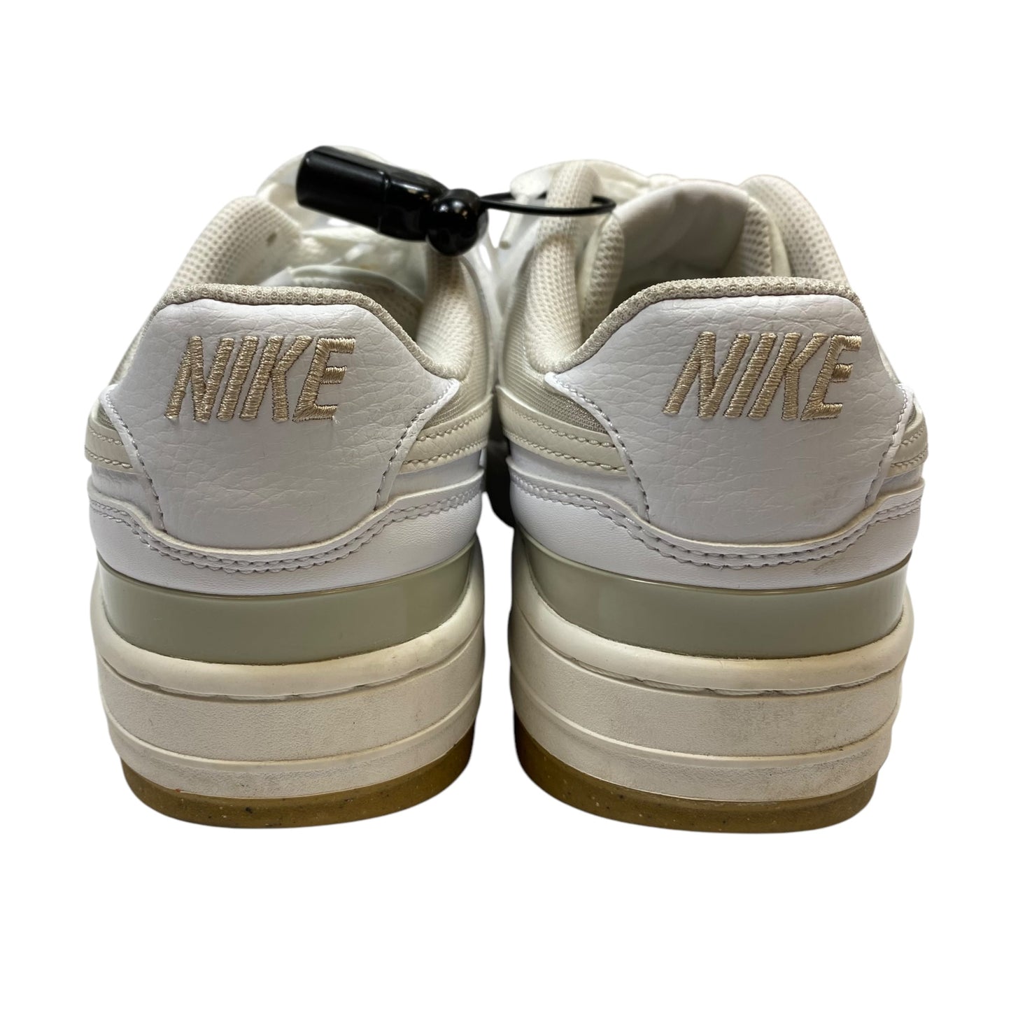 Shoes Sneakers By Nike In White, Size: 9.5