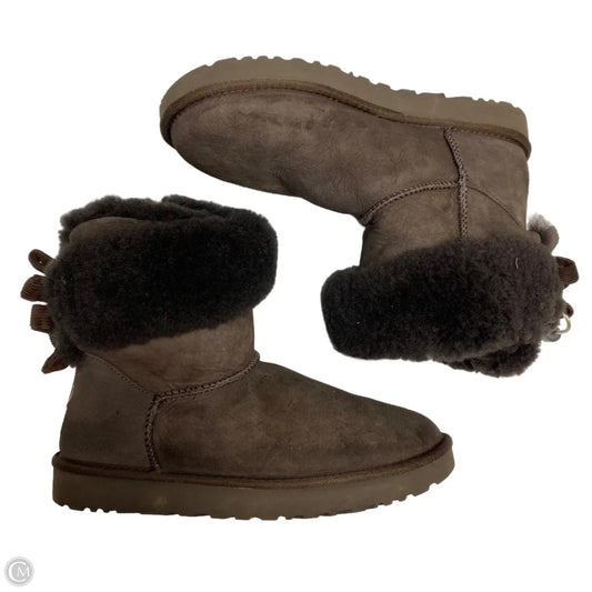 Boots Designer By Ugg In Brown, Size: 9