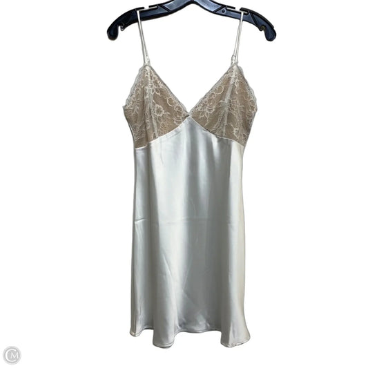 Dress Casual Short By Windsor In Cream, Size: M