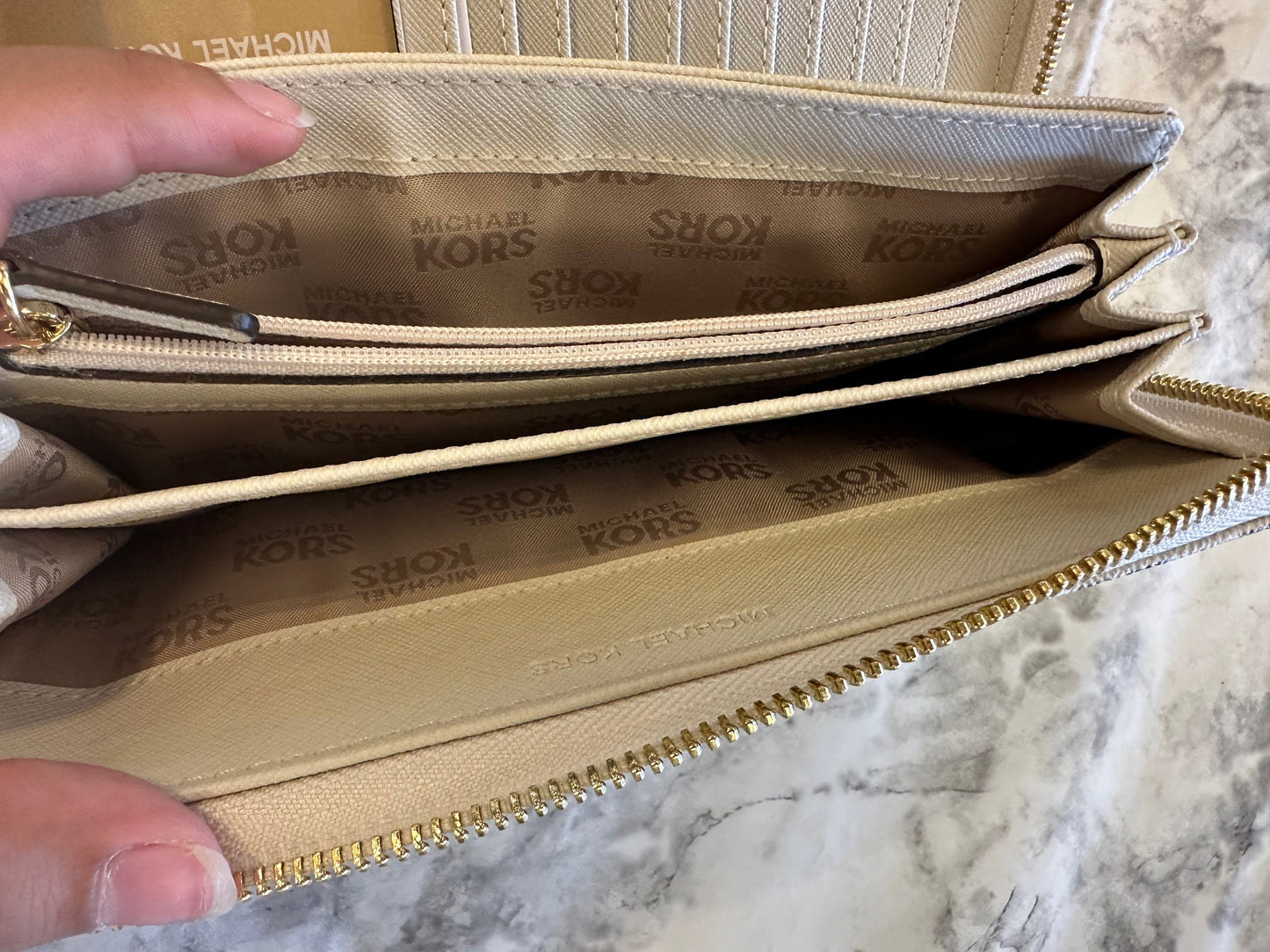 Wallet Designer Michael By Michael Kors, Size Large