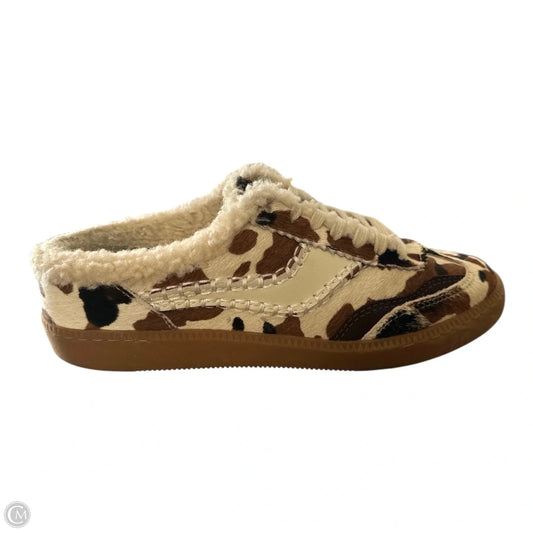 Shoes Sneakers By Dolce Vita In Animal Print, Size: 7