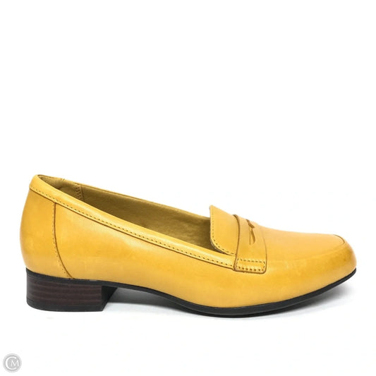 Shoes Flats By Clarks In Yellow, Size: 7