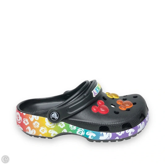 Shoes Flats By Crocs In Black, Size: 7