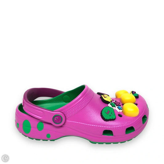 Shoes Flats By Crocs In Green & Pink, Size: 7
