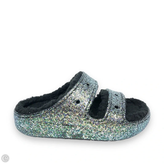 Sandals Flats By Crocs In Green, Size: 6