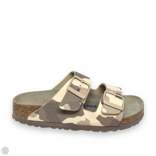 Sandals Flats By Birkenstock In Camouflage Print, Size: 7
