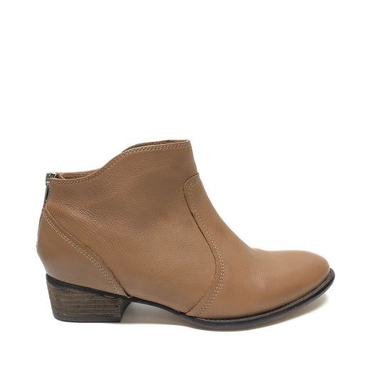 Boots Ankle Heels By Seychelles In Tan, Size: 8.5