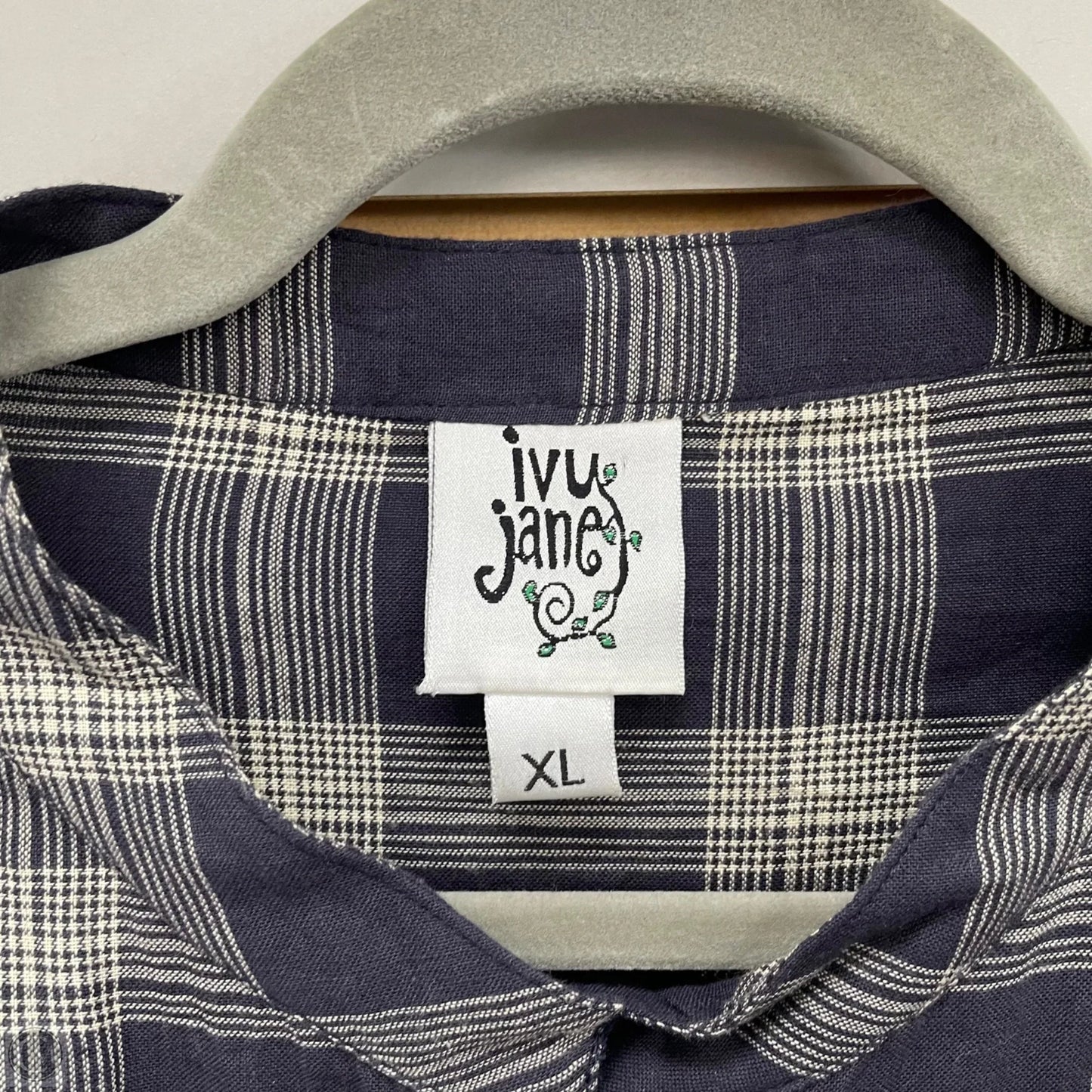 Top Long Sleeve By Ivy Jane In Blue & Cream, Size: Xl