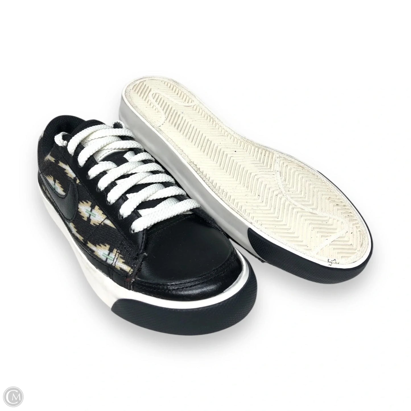 Shoes Sneakers By Nike In Black & Tan, Size: 5.5