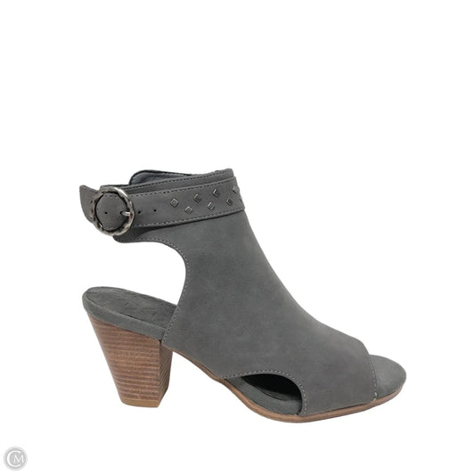 Boots Ankle Heels By Bare Traps In Grey, Size: 6.5