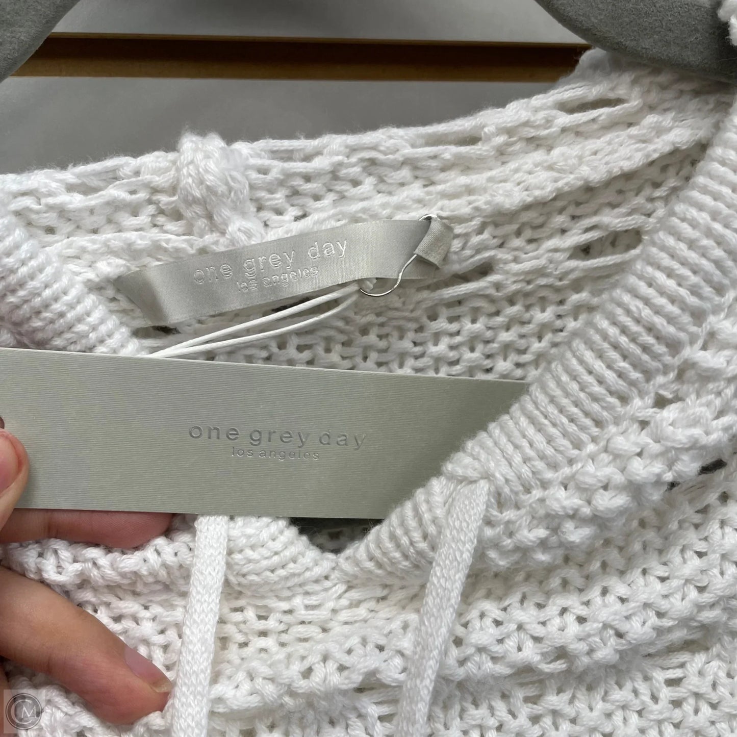 Sweater By Clothes Mentor In White, Size: Xs