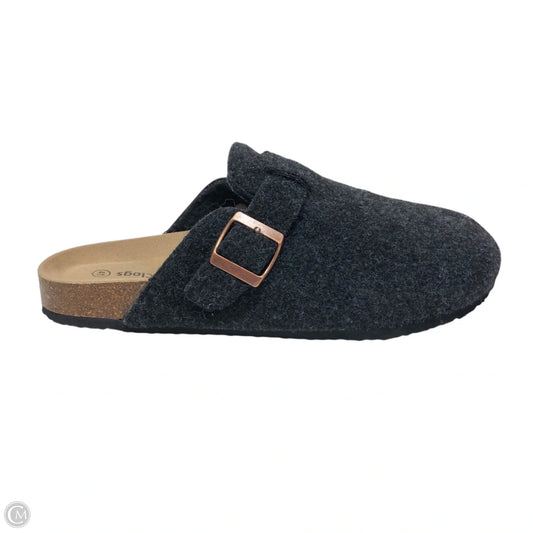 Slippers By Cmf In Grey, Size: 10.5