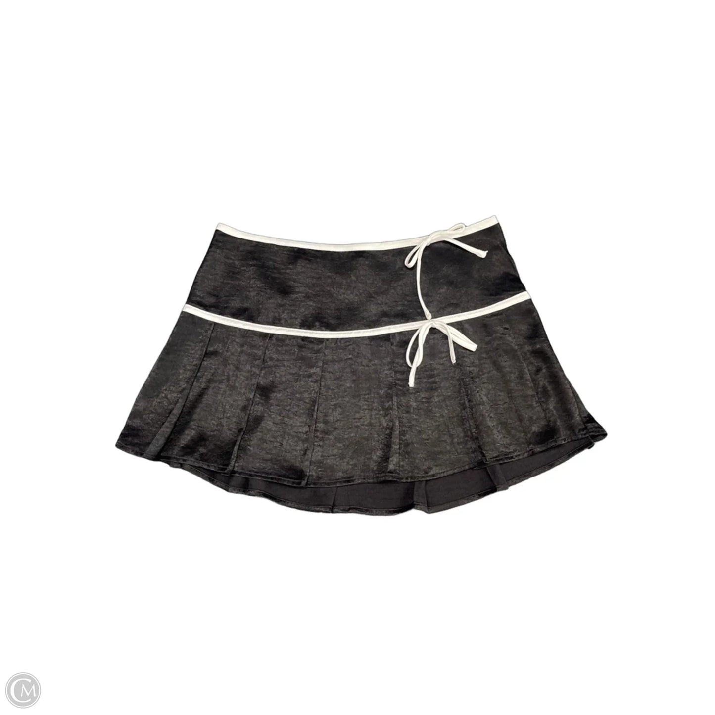 Skirt Mini & Short By Forever 21 In Black & White, Size: L