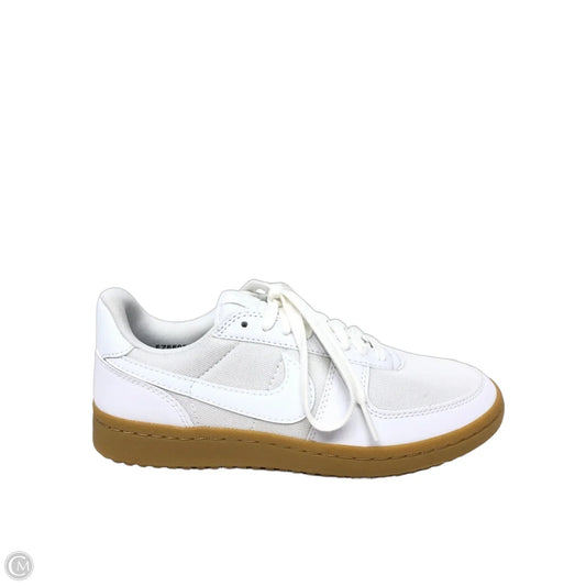 Shoes Sneakers By Nike In White, Size: 6.5
