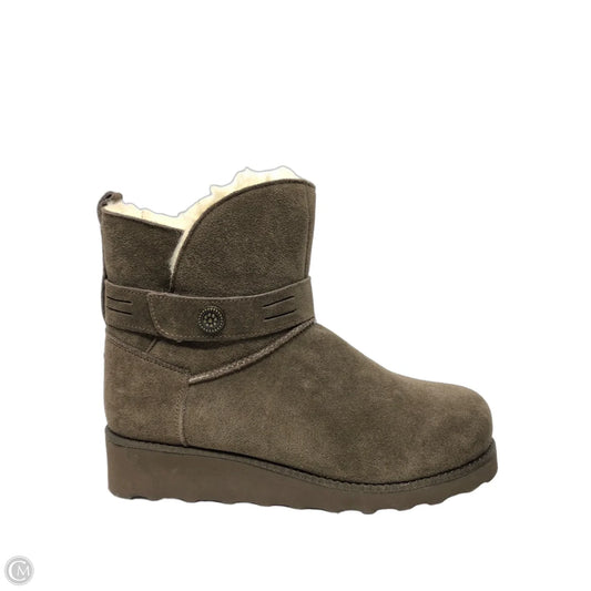 Boots Ankle Heels By Bearpaw In Brown, Size: 9