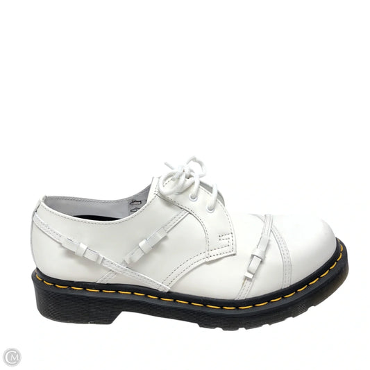 Shoes Sneakers By Dr Martens In White, Size: 9