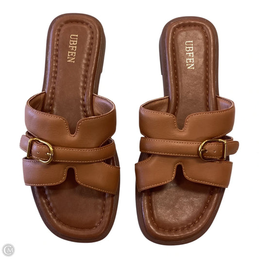 Sandals Flats By Clothes Mentor In Brown, Size: 8.5