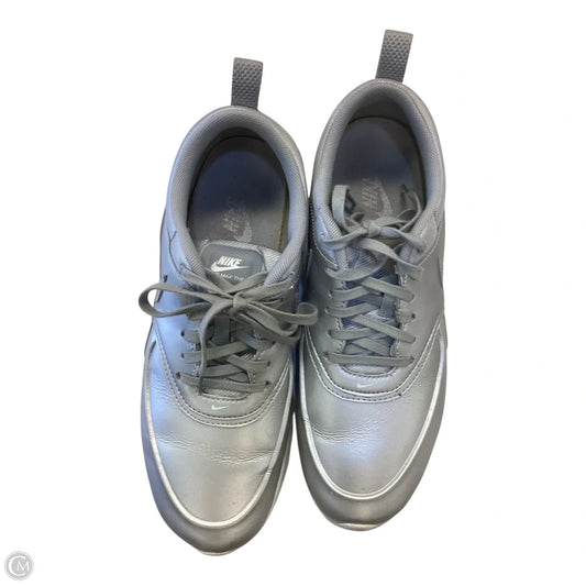 Shoes Sneakers By Nike In Silver, Size: 9