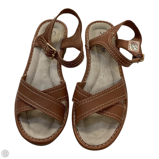 Sandals Flats By Skechers In Brown & Tan, Size: 6