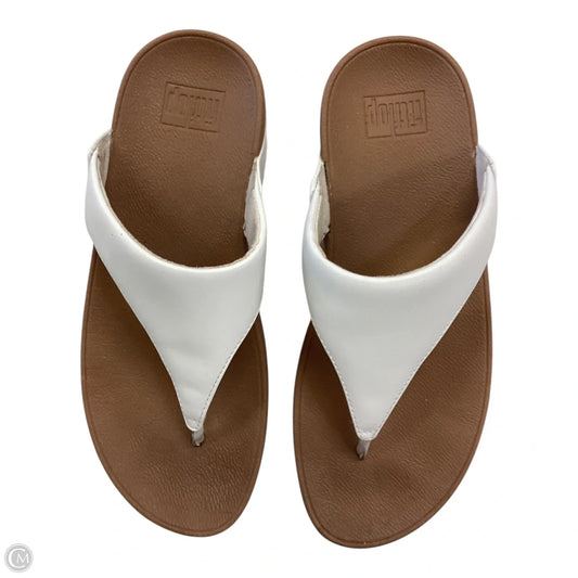Sandals Flip Flops By Fitflop In White, Size: 5