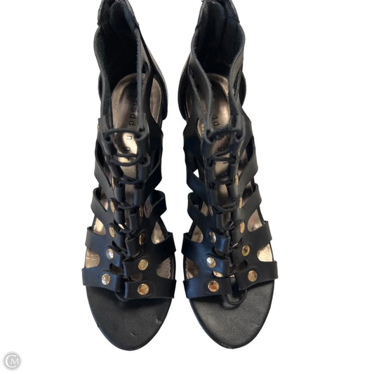 Sandals Heels Wedge By Madden Girl In Black & Gold, Size: 8