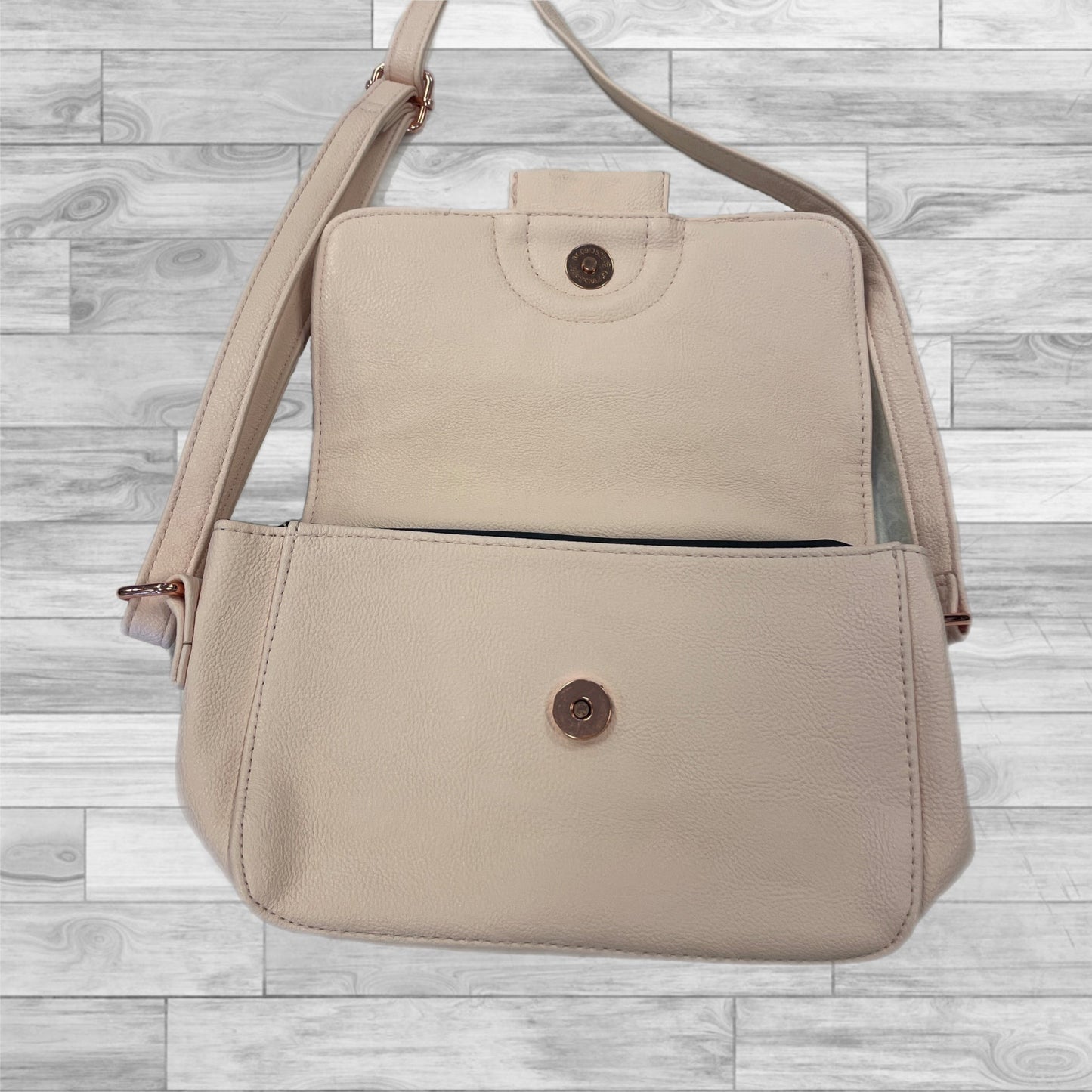 Crossbody By Clothes Mentor, Size: Small