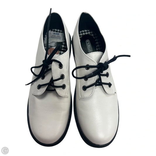 Shoes Sneakers By Clothes Mentor In White, Size: 8