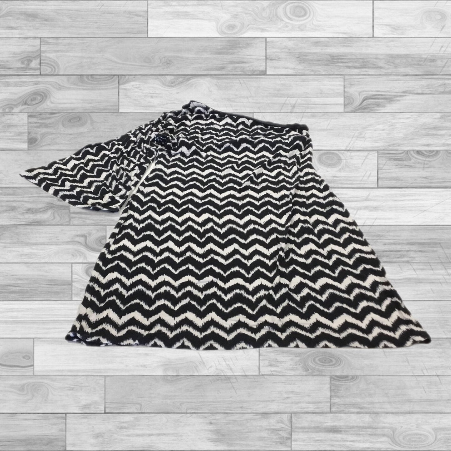 Dress Casual Short By Inc  Size: S