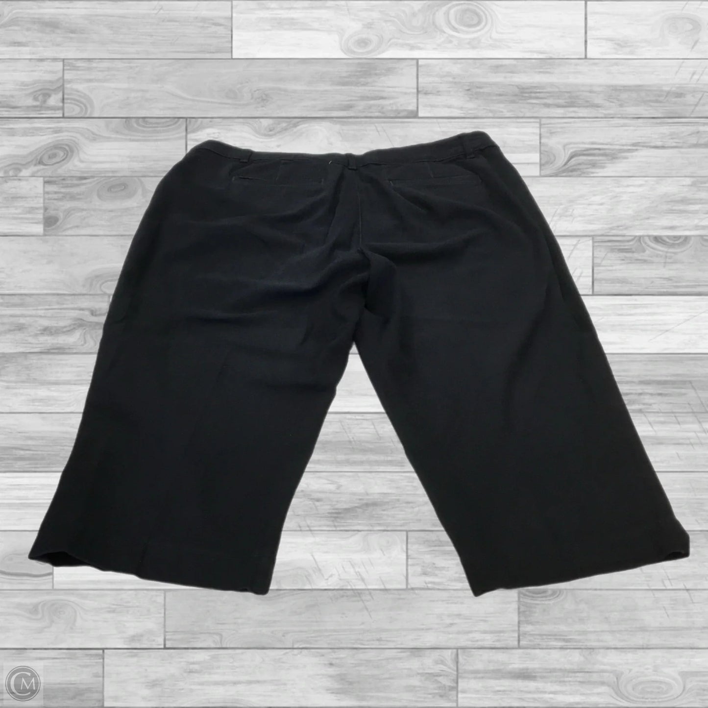 Capris By St Johns Bay In Black, Size: 6