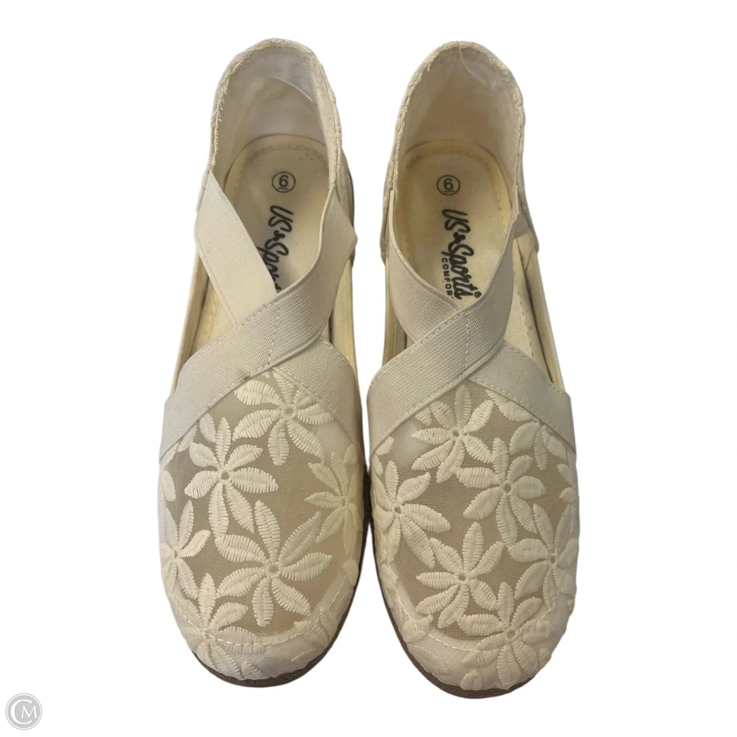 Shoes Flats By Cmc In White, Size: 6