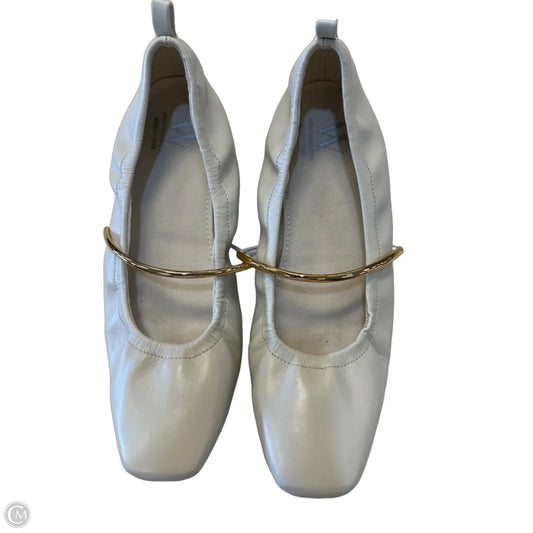 Shoes Flats By Worthington In Beige, Size: 8