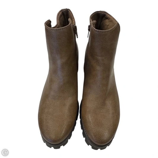 Boots Ankle Flats By Bare Traps In Brown, Size: 8.5